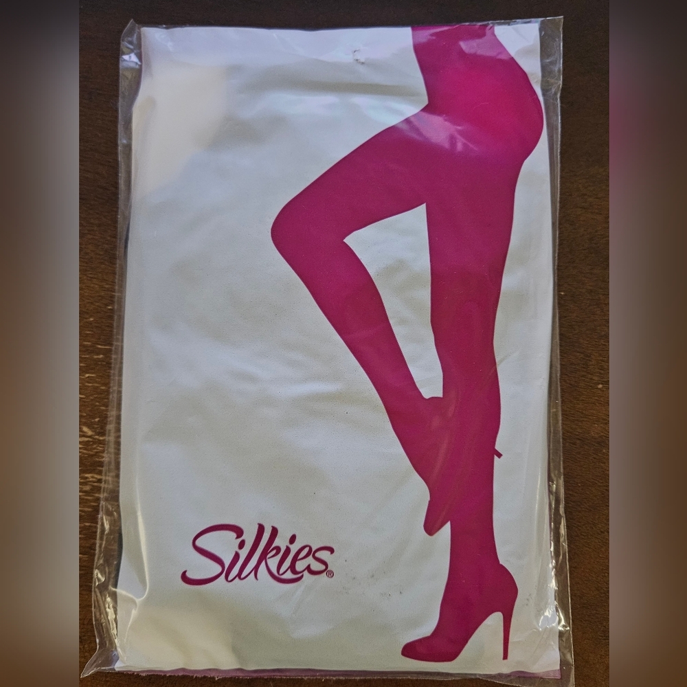 Silkies Ultra Control Top Pantyhose, Silkies X-Queen Off Black Pantyhose